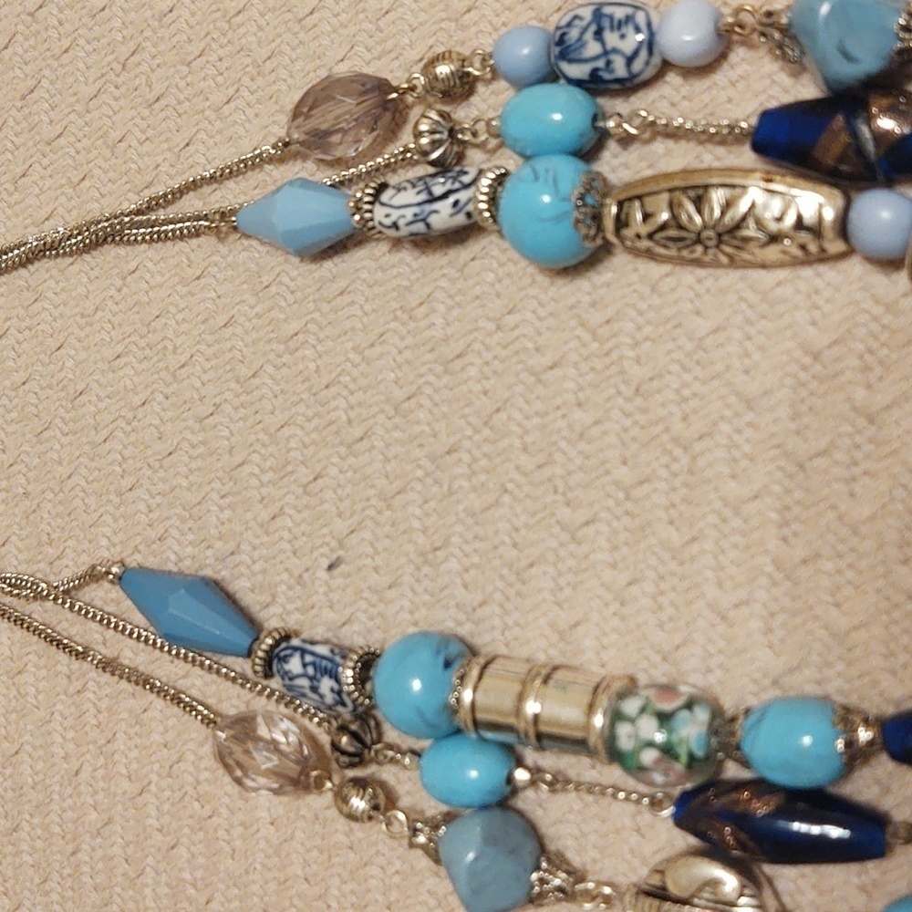 Avon Vintage Beaded Three Strand Necklace - Picture 6 of 6